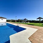 3br Family With Pool 마닐바