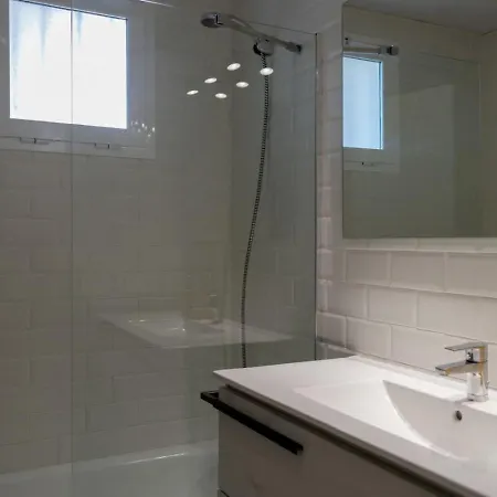3br Family With Pool Apartment *