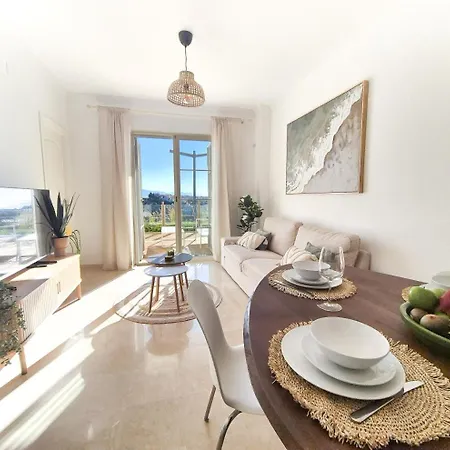3br Family With Pool Apartment